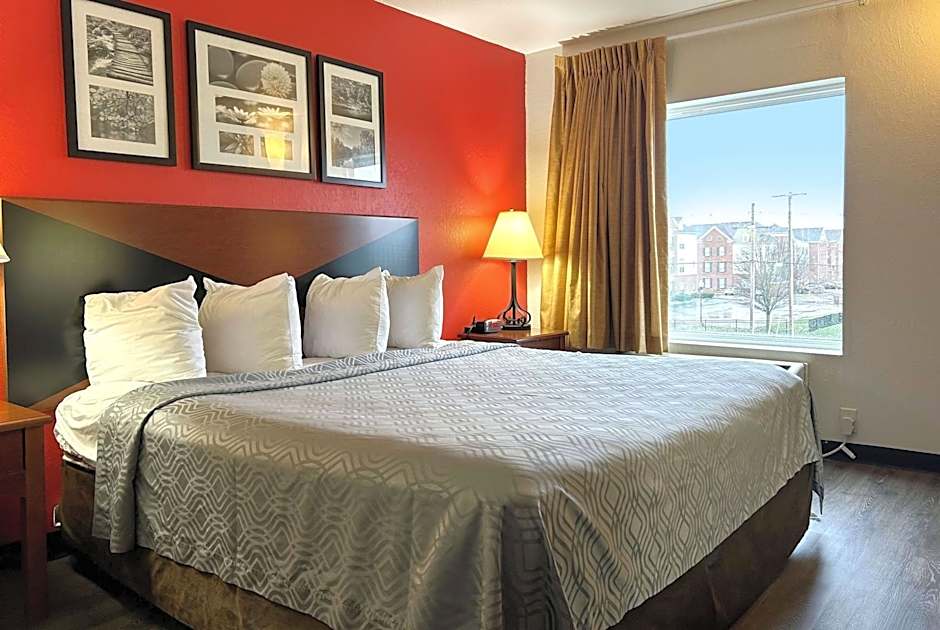 Howard Johnson by Wyndham Urbana