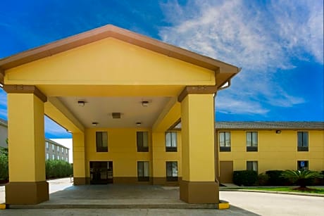 Super 8 by Wyndham Sulphur Lake Charles
