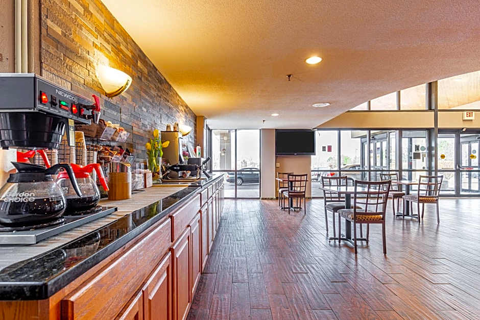 Ramada by Wyndham Columbus Polaris