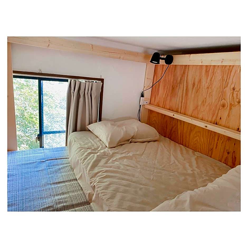 ゲストハウスよるよなか