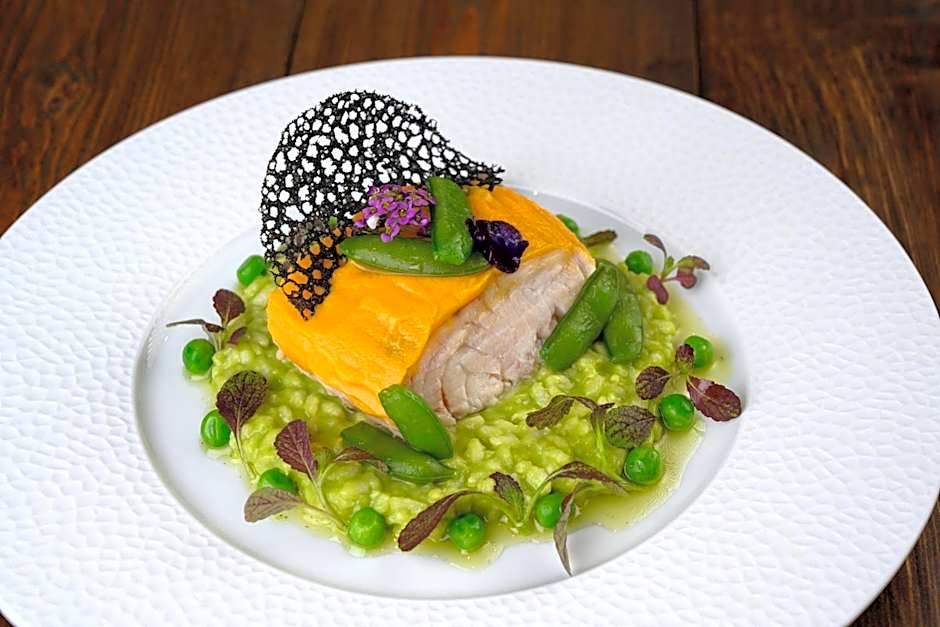 Parizs Garden Apartments