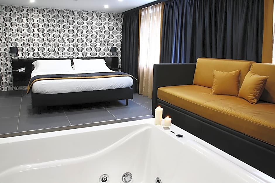 Foto 1 di 23 di Deluxe 1 King Bed with Sofabed