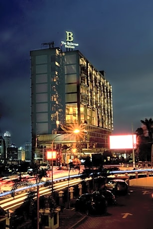 Aston Bellevue Radio Dalam