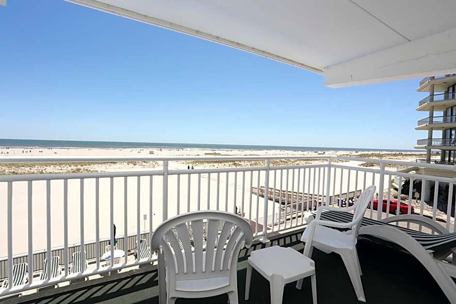 Commander by the Sea Motel