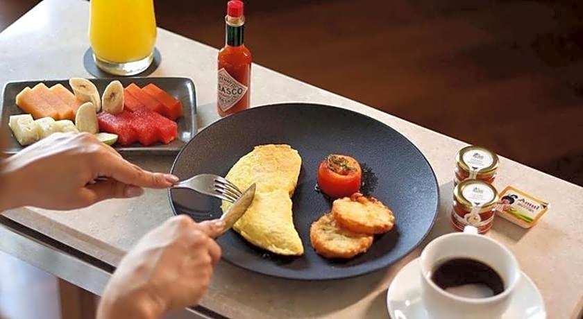 Courtyard by Marriott Mumbai International Airport