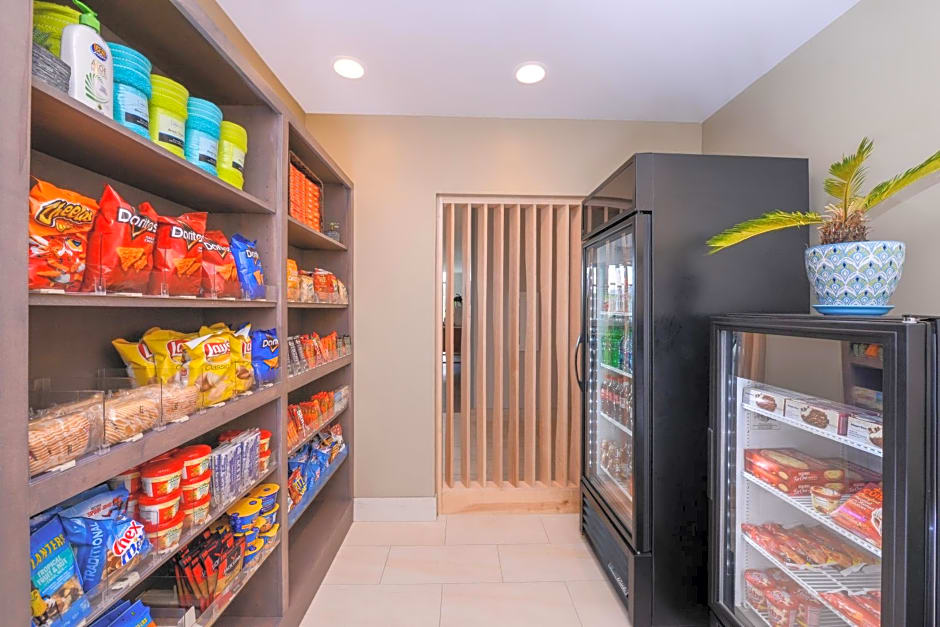 Holiday Inn Express & Suites St. Petersburg - Seminole Area By IHG