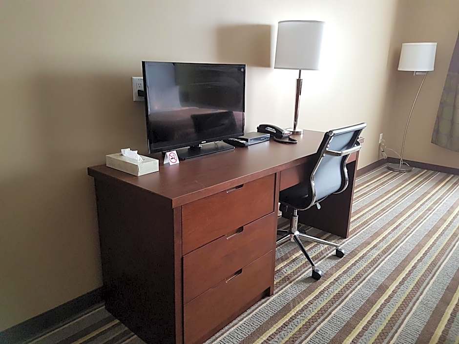 Super 8 by Wyndham Hardisty