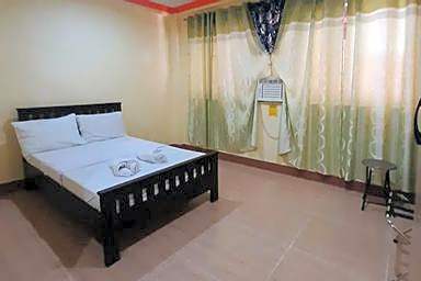 RedDoorz @ Johsons Pension House Butuan City
