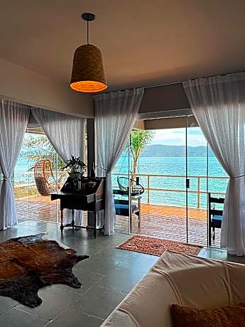 Casa pe na areia para ate 14 pessoas em bombinhas