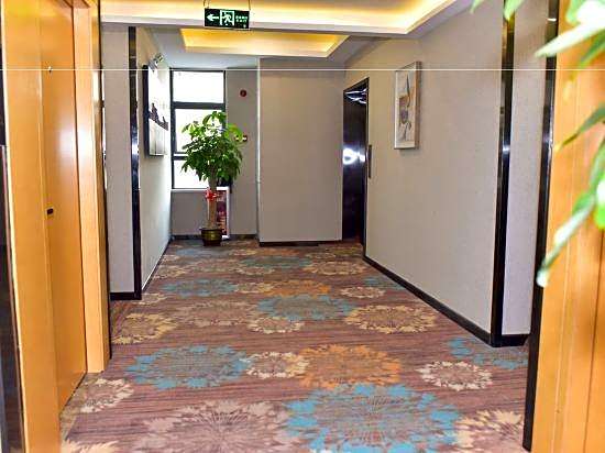 Guangzhou Longjin Hotel (Ximenkou Subway Station, Shangxiajiu Pedestrian Street)