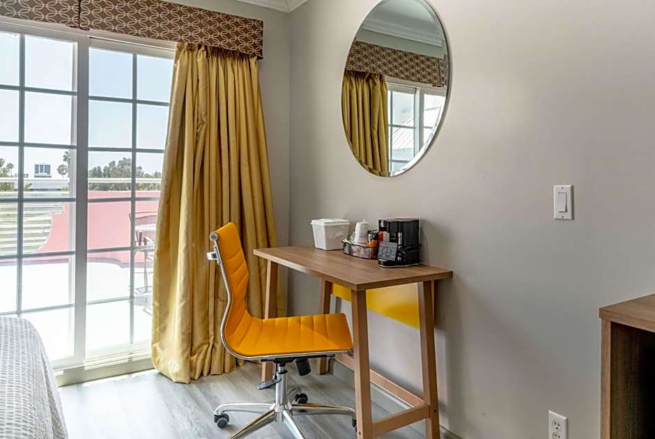 Days Inn by Wyndham Santa Monica