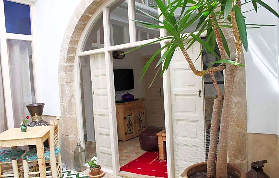 Jennat El Mossafir-Riad privé avec services