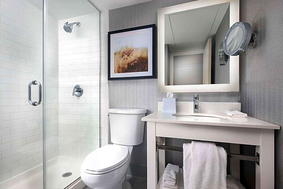 DoubleTree by Hilton Manhattan, KS