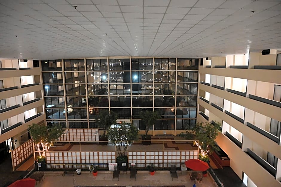 Atrium Hotel And Suites Dfw Airport