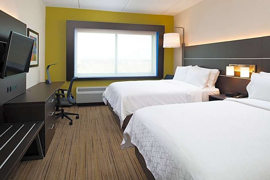 Photo 1 of 8 of Standard 2 Queen Beds