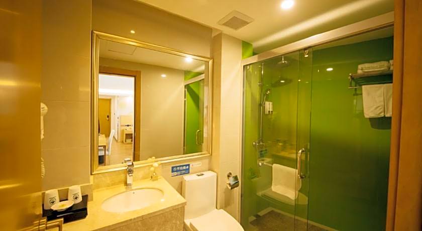 Green Tree Inn Qingyuan Qinghe Avenue Branch