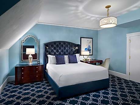 Deluxe King Room with Accessible Tub - City Side/Disability Access