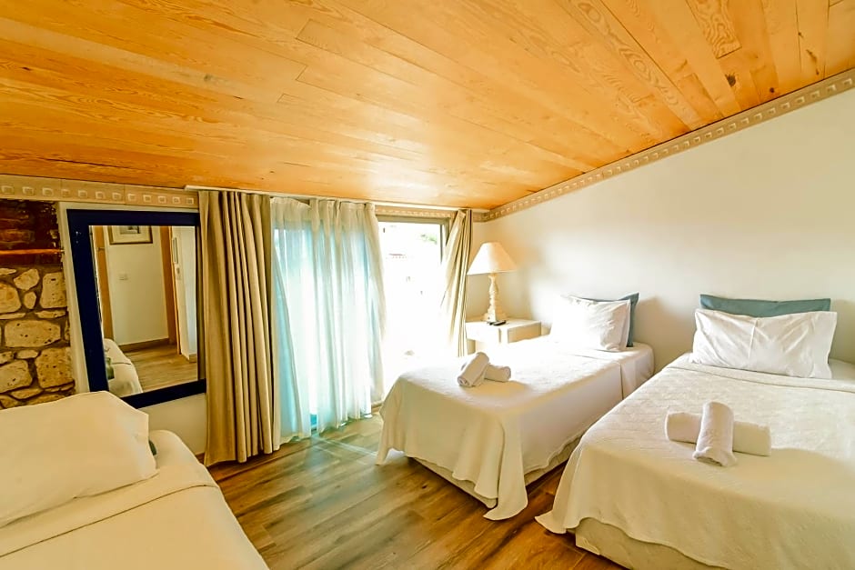 Alacati Asmali Konak Hotel
