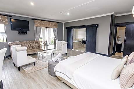 Honeymoon Suite