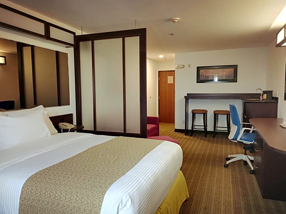 Microtel Inn & Suites By Wyndham Toluca