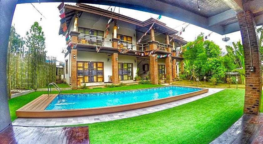 Above The Sea Boutique Hotel