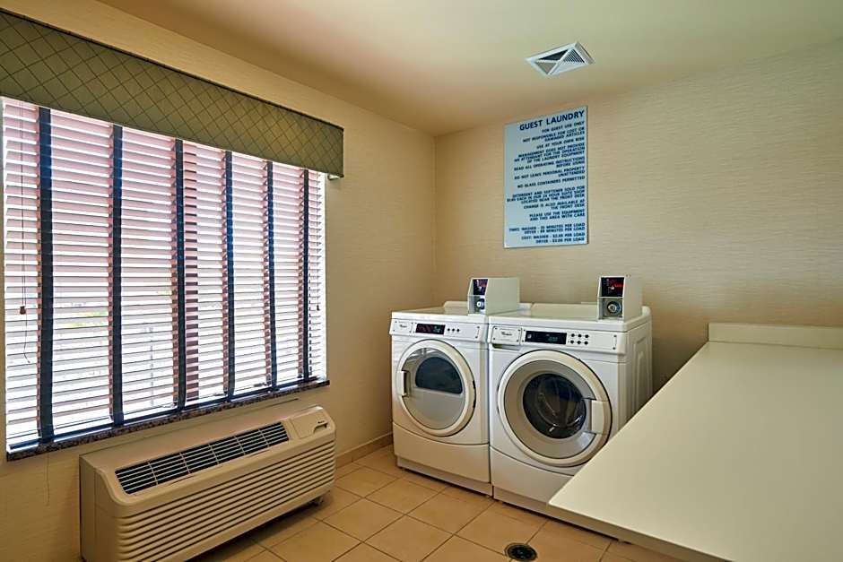 Holiday Inn Express & Suites El Paso Airport By IHG