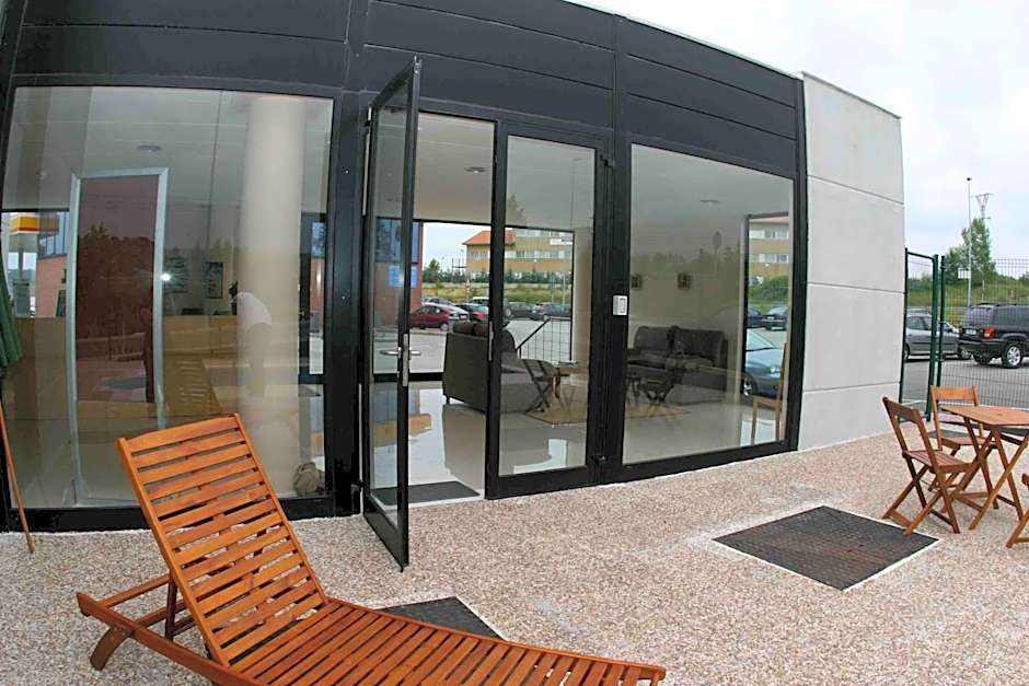 Puerta de Santillana