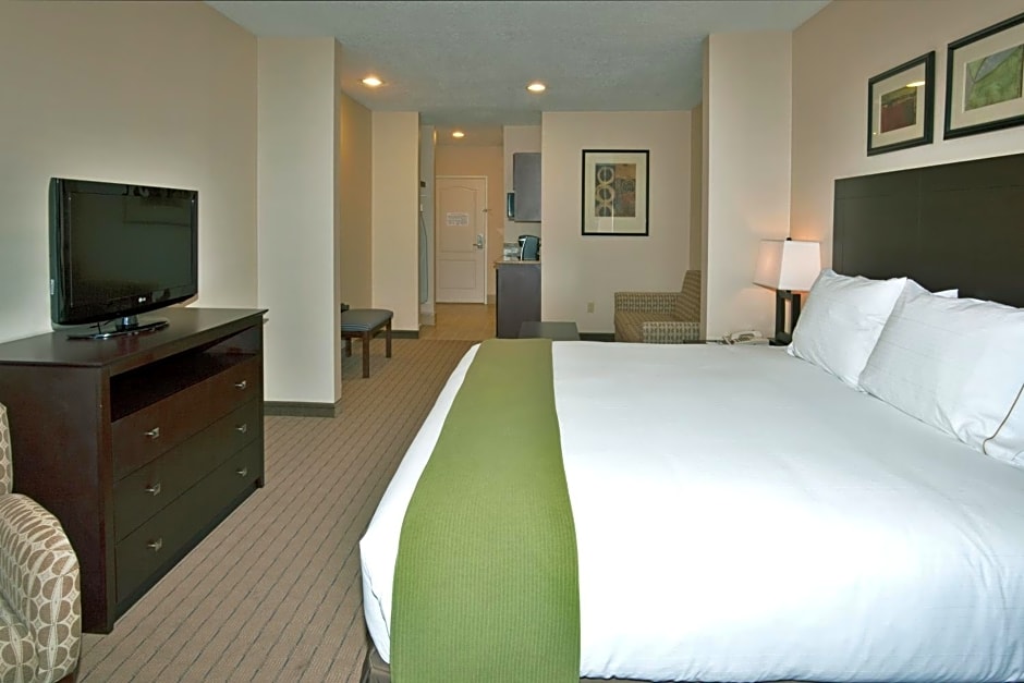 Holiday Inn Express Hotel & Suites Grants Milan By IHG