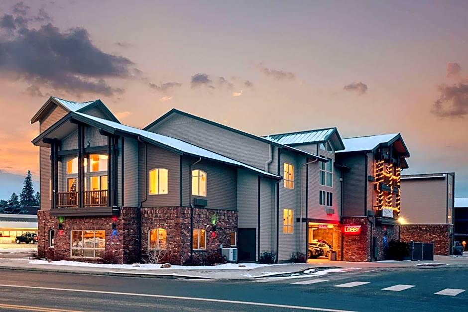 Sandpoint Hotel & Suites Downtown