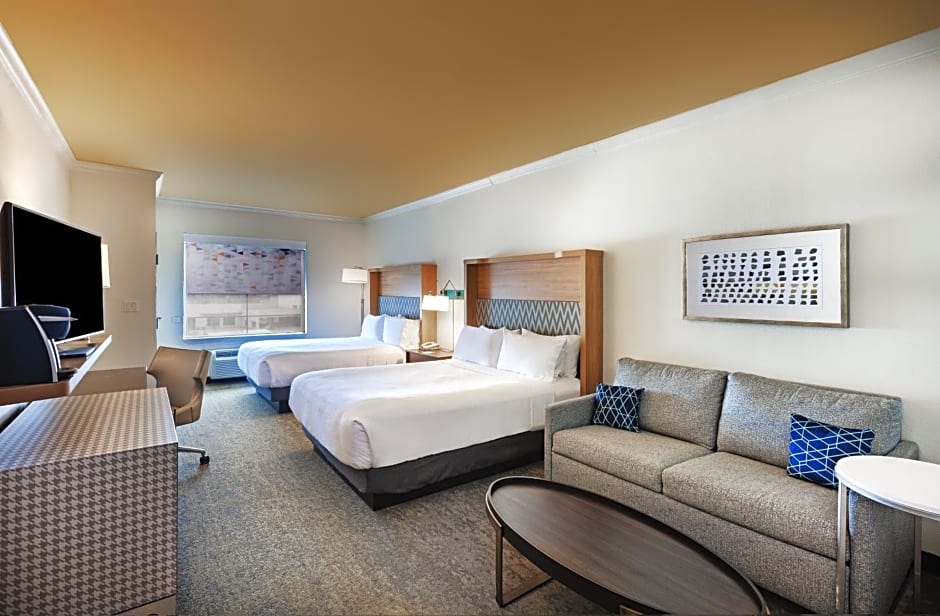 Holiday Inn and Suites McKinney - Allen By IHG