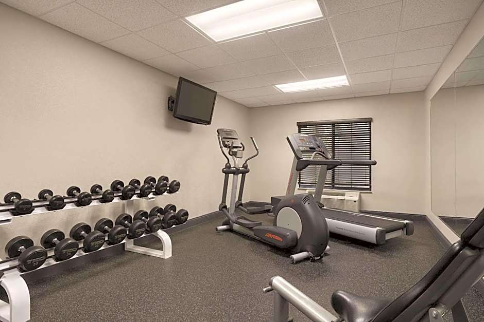 Country Inn & Suites by Radisson, Raleigh-Durham Airport, NC