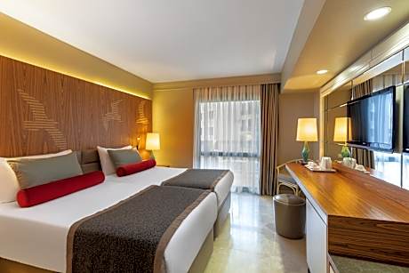 Standard Room with Land View