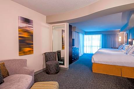 Queen Suite with Two Queen Beds and Sofa Bed - Hearing Accessible