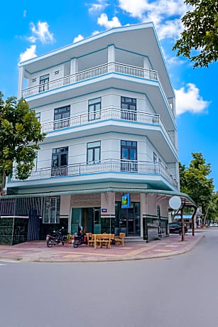 KHÁCH SẠN NGỌC QUÝ 2