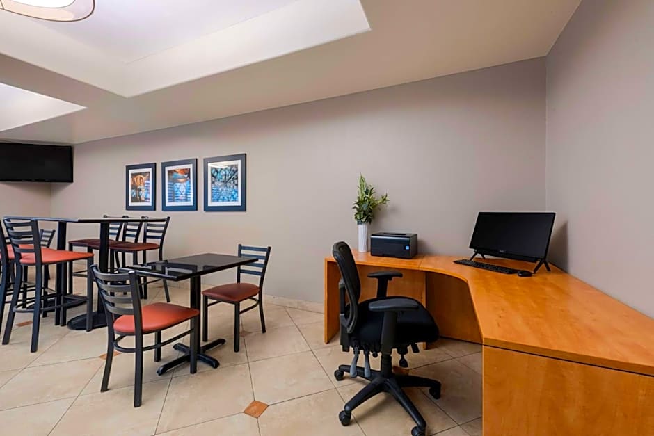 Best Western Lania Garden Inn & Suites