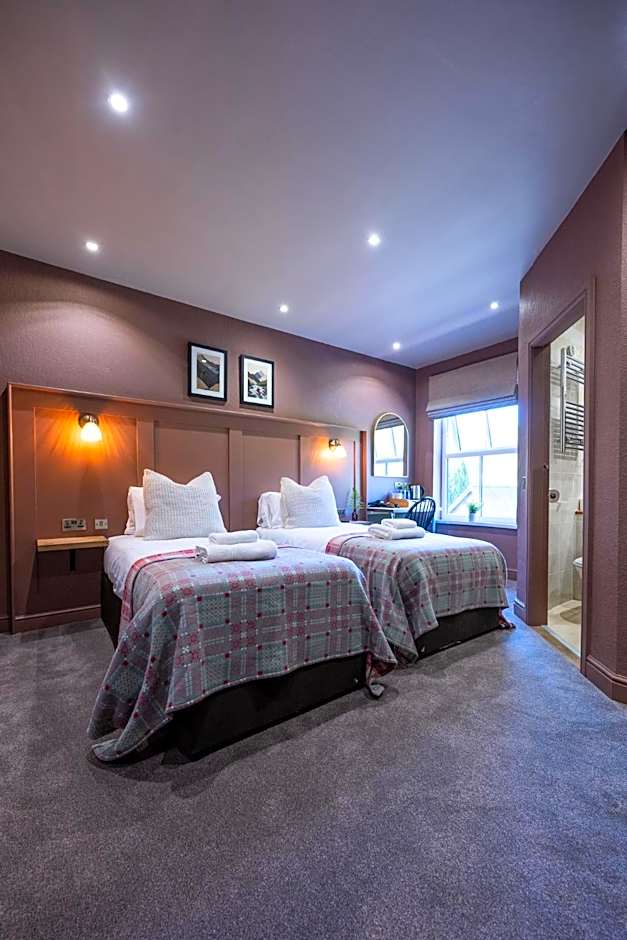 Tyn-y-Coed Inn