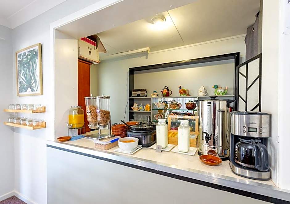 Riviera on Ruthven Motel