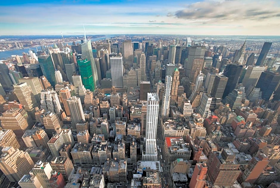 Langham Place, New York, Fifth Avenue