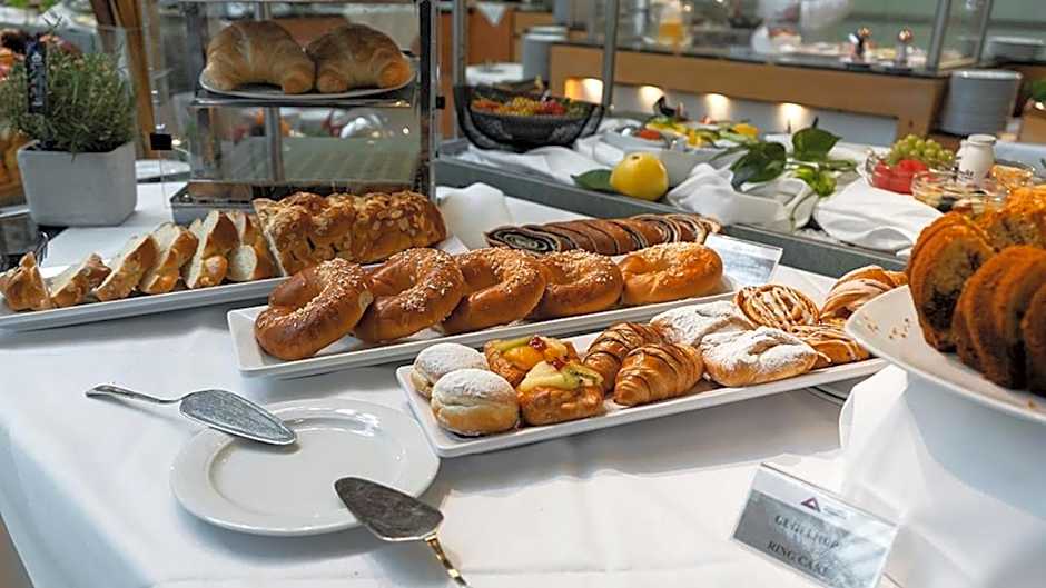 EVENTHOTEL PYRAMIDE & CONGRESS CENTER