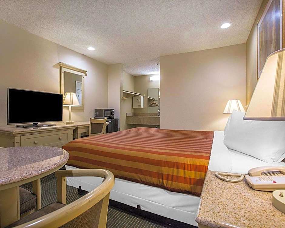 Rodeway Inn Santee