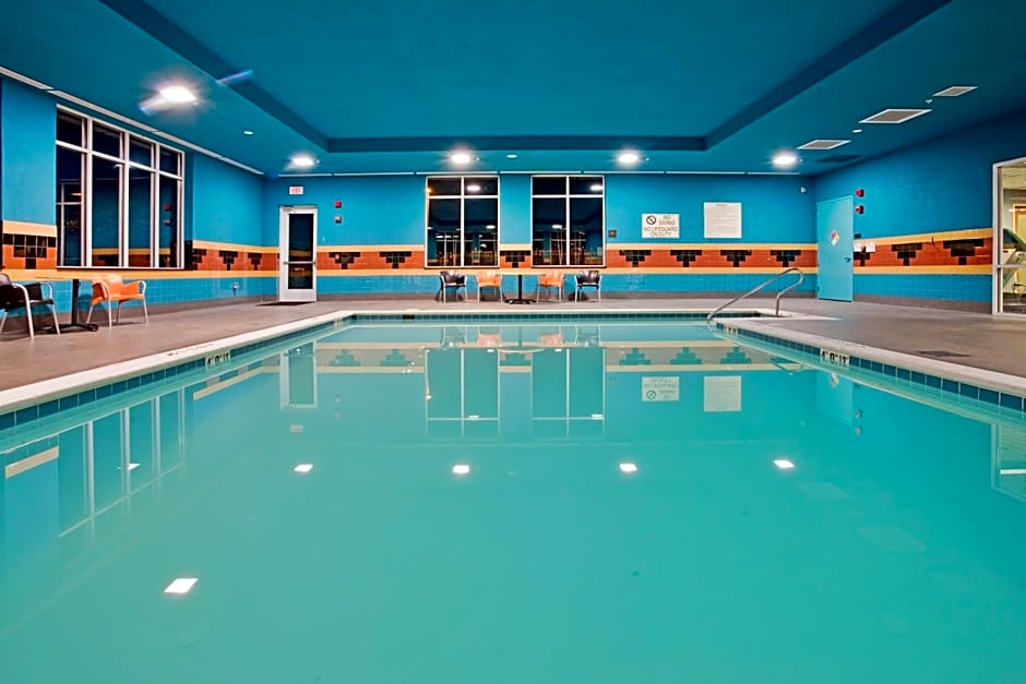 Holiday Inn Hotel & Suites Gateway By IHG