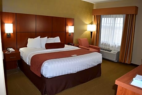 King Room with King Bed and Roll In Shower - Disability Access/Non-Smoking