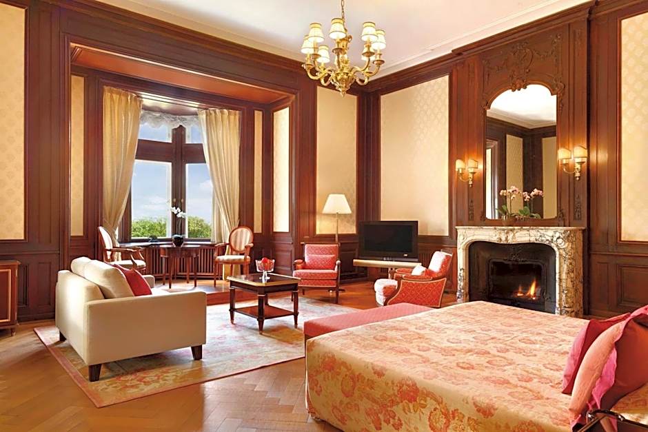 VILLA ROTHSCHILD, AUTOGRAPH COLLECTION