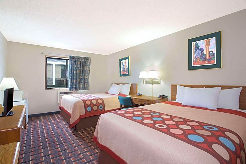 Super 8 by Wyndham Douglas