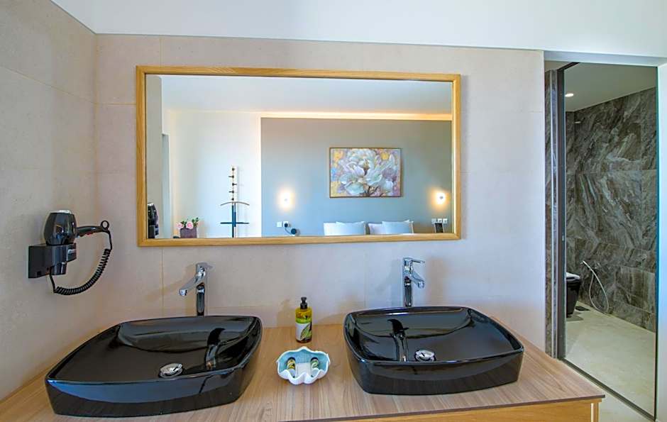 Lilium Luxury Suites