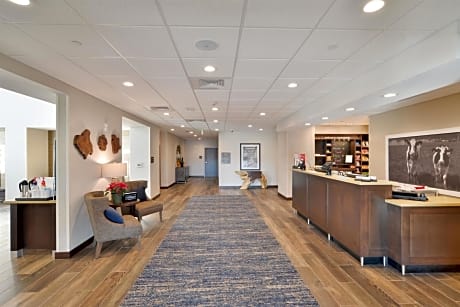 Hampton Inn & Suites Menomonie-UW Stout