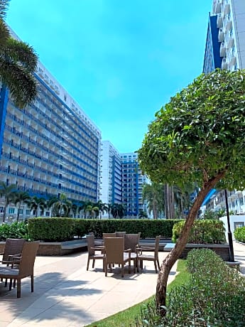 Wind and Sea at Sea Residences