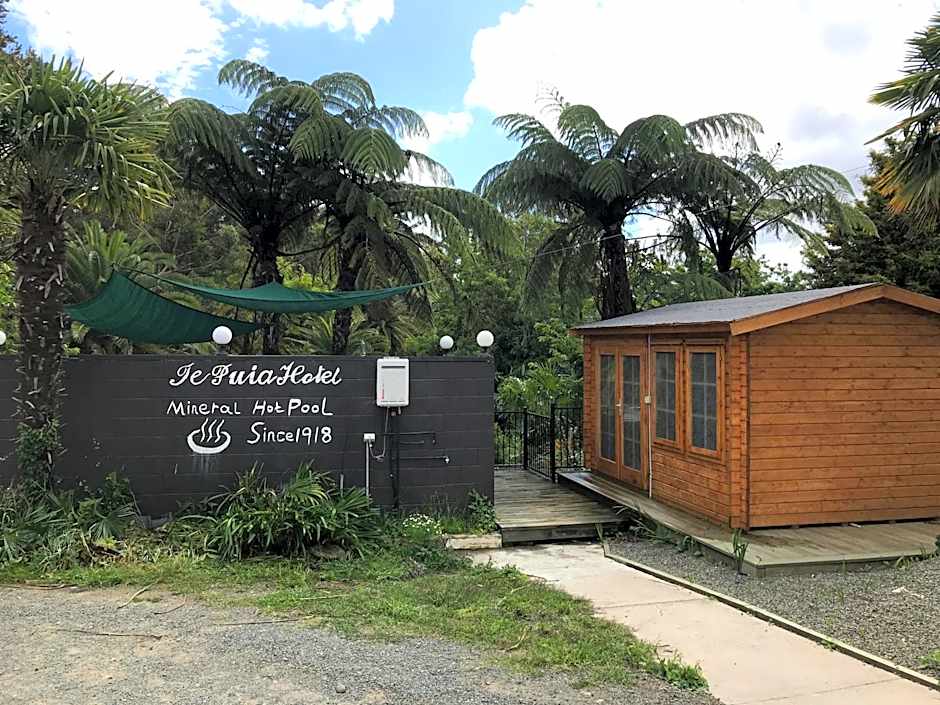 Te Puia Hot Springs Hotel