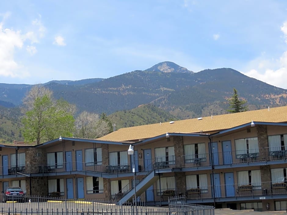 Silver Saddle Motel