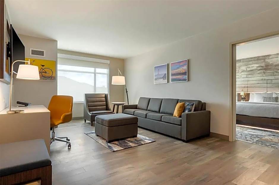 DoubleTree by Hilton Charleston Riverview